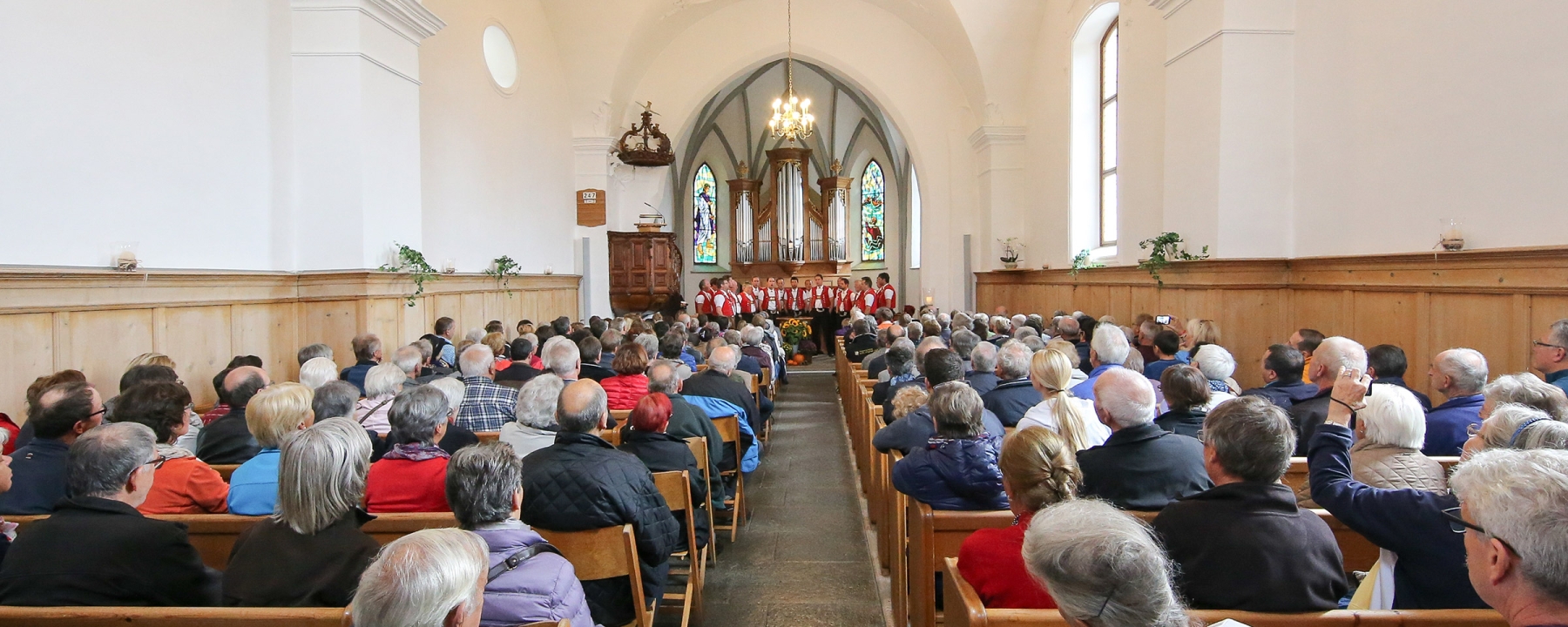 Jodlermesse in der Kirche in Seewis