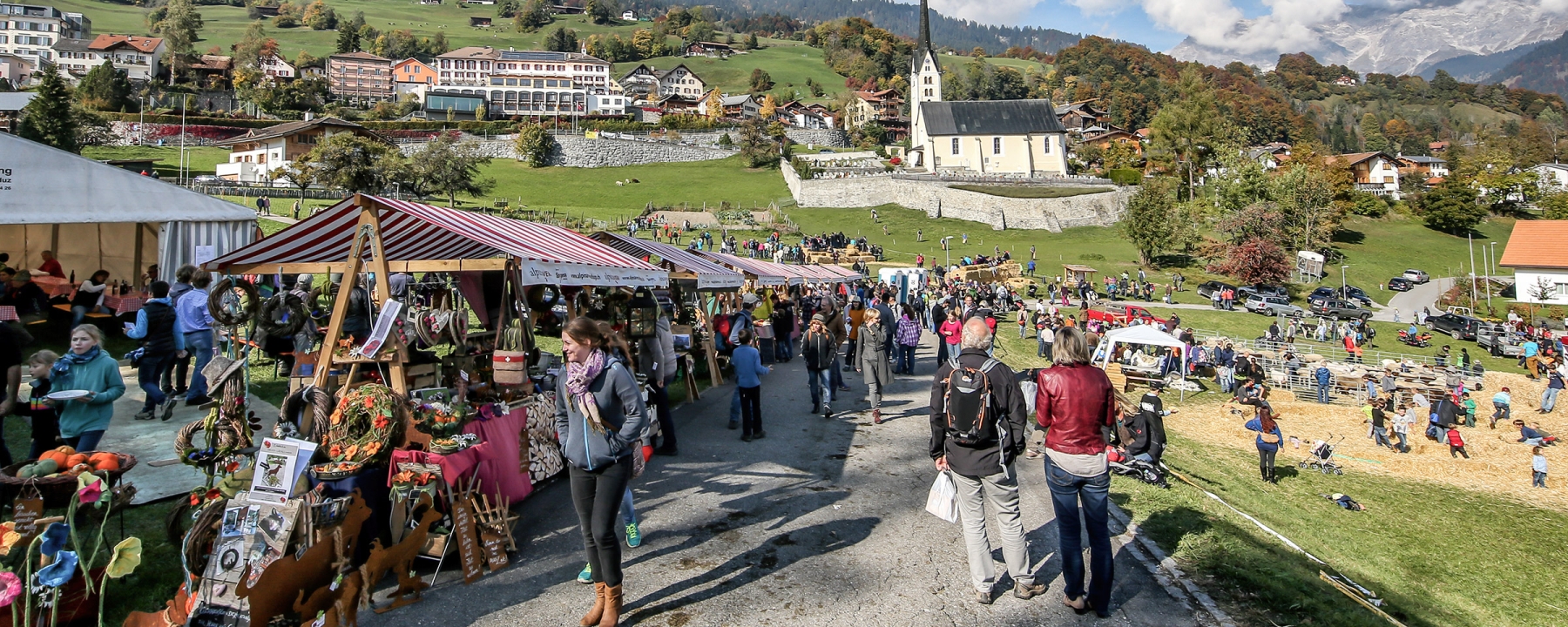 Eine der Marktstrassen am Prättigauer Alp Spektakel in Seewis