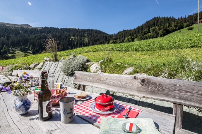 Gedeckter Tisch im Berghaus Hochwang (© Petra Rainer) Gedeckter Tisch im Berghaus Hochwang