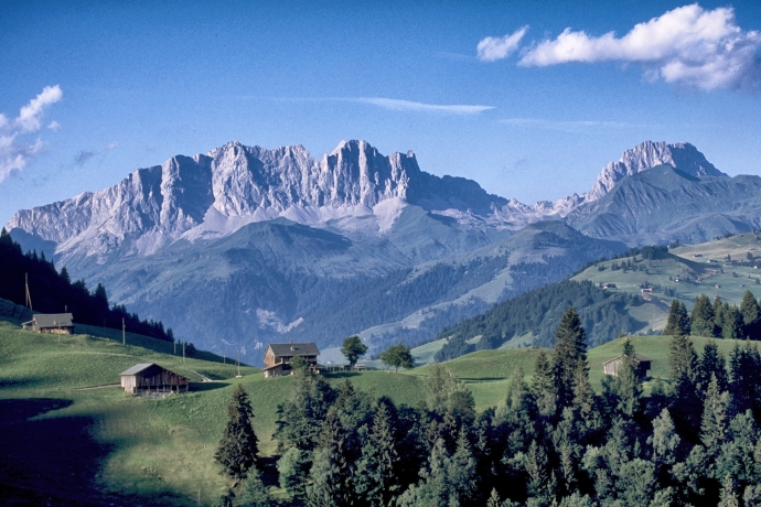 Blick in en Rätikon (© Peter Donatsch) Unverschämt hübscher Blick in den Rätikon, Grenzgebirge zu Österreich.