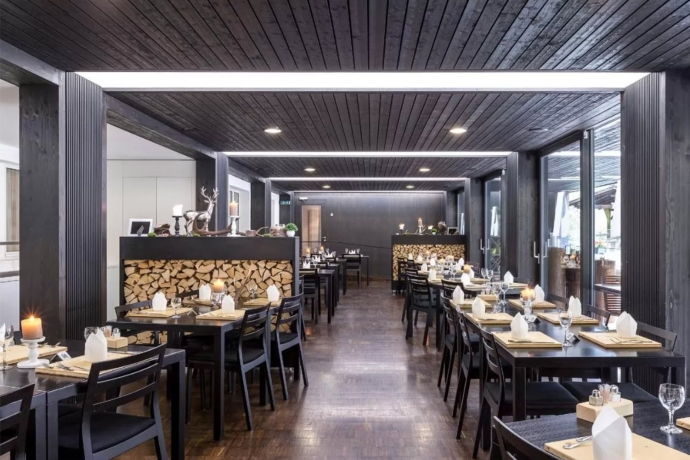 Moderne, gemütliche Atmosphäre im Alpina 