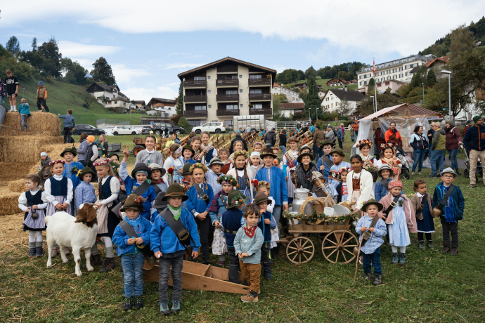 So viele Kinder haben mitgemacht Besammlung der Kinder auf der Festwiese