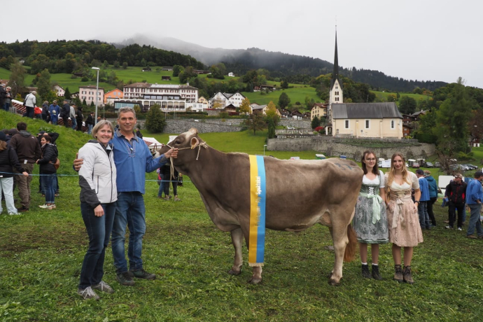 Lili ist Alpkönigin 2025