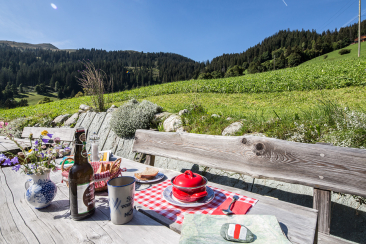 Gedeckter Tisch im Berghaus Hochwang